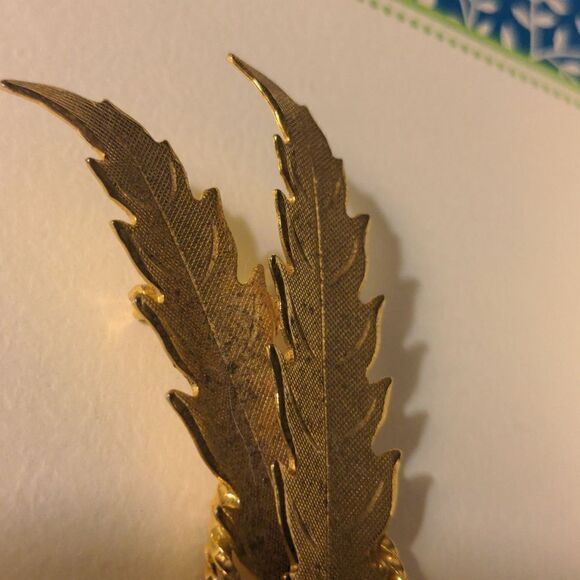 ‎vintage gold tone leaf brooch - Picture 7 of 8